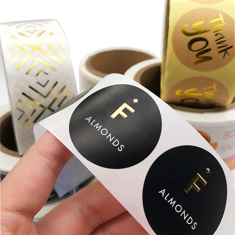 Etichetă adezivă din hârtie cretată